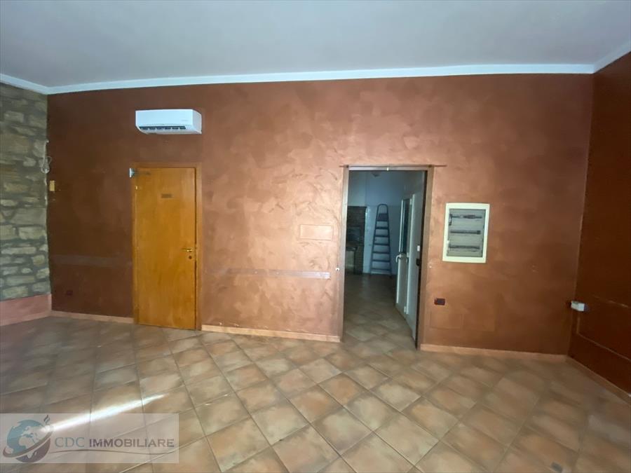 Locale commerciale in vendita in via padre la pilusa 28, San Giovanni Gemini