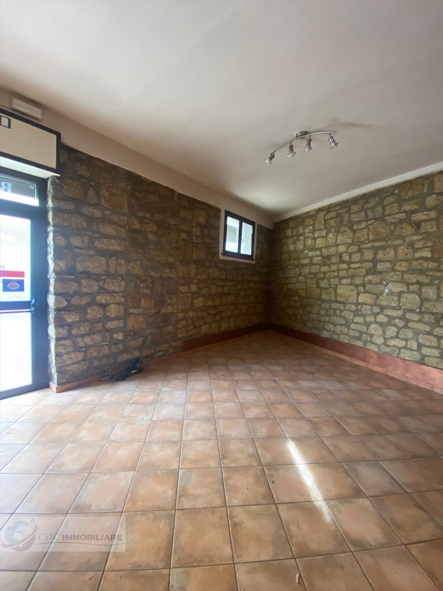 Locale commerciale in vendita in via padre la pilusa 28, San Giovanni Gemini