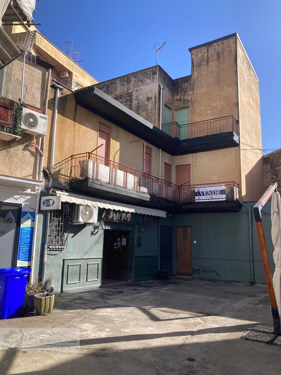 Casa indipendente da ristrutturare in cortile francesco nicolosi 6, Lercara Friddi