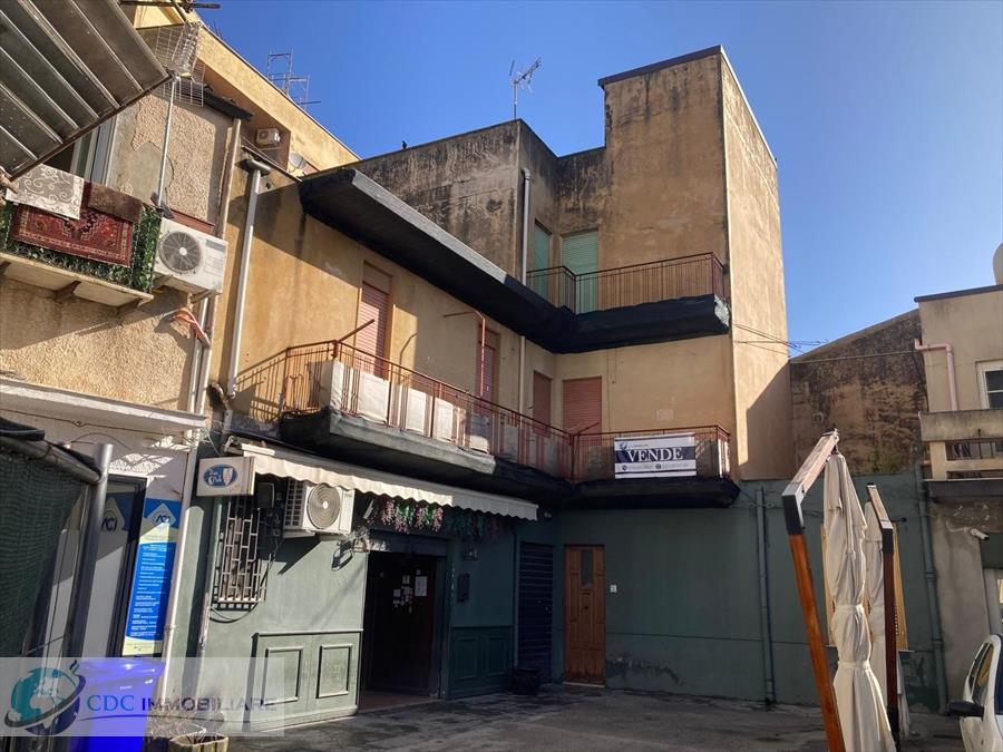 Casa indipendente da ristrutturare in cortile francesco nicolosi 6, Lercara Friddi