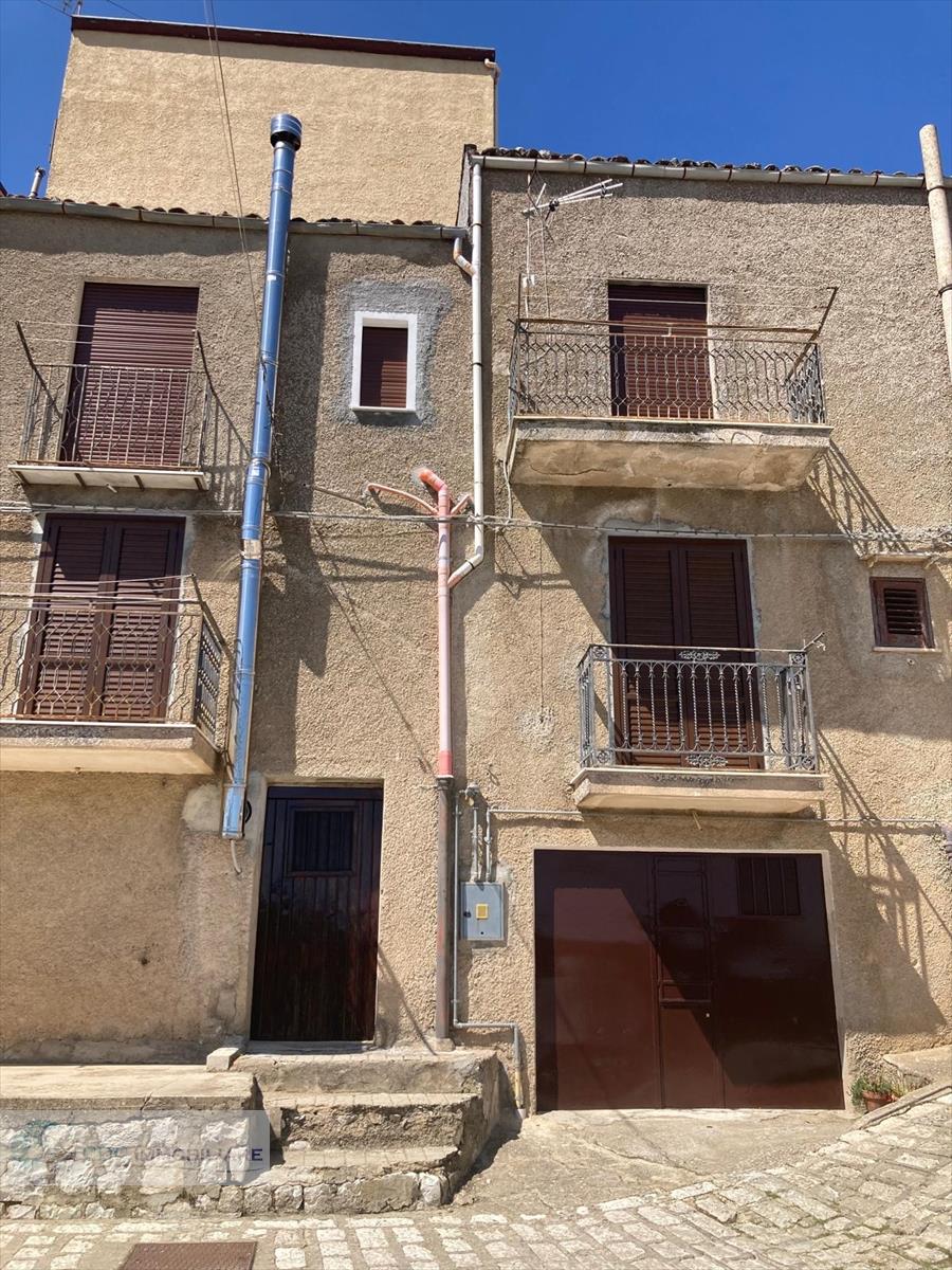 casa indipendente in vendita a Prizzi
