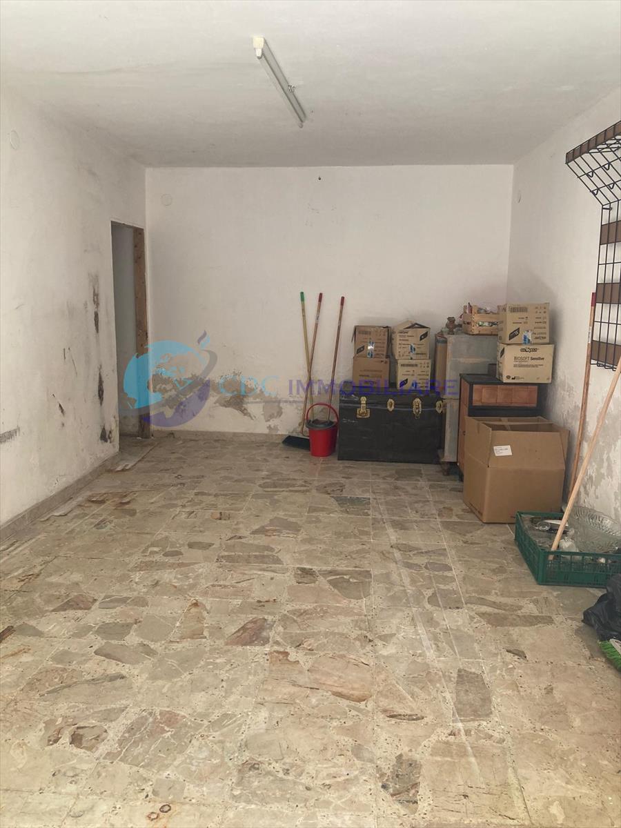 Casa indipendente con box in via napoli 23, Lercara Friddi