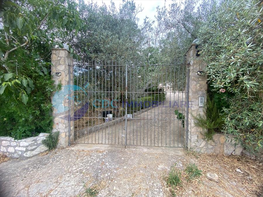 Casa vacanza 4 Locali con giardino in c.da canalotto snc, Lercara Friddi