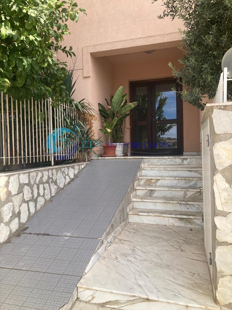 Appartamento con box in via scammacca 8, Lercara Friddi