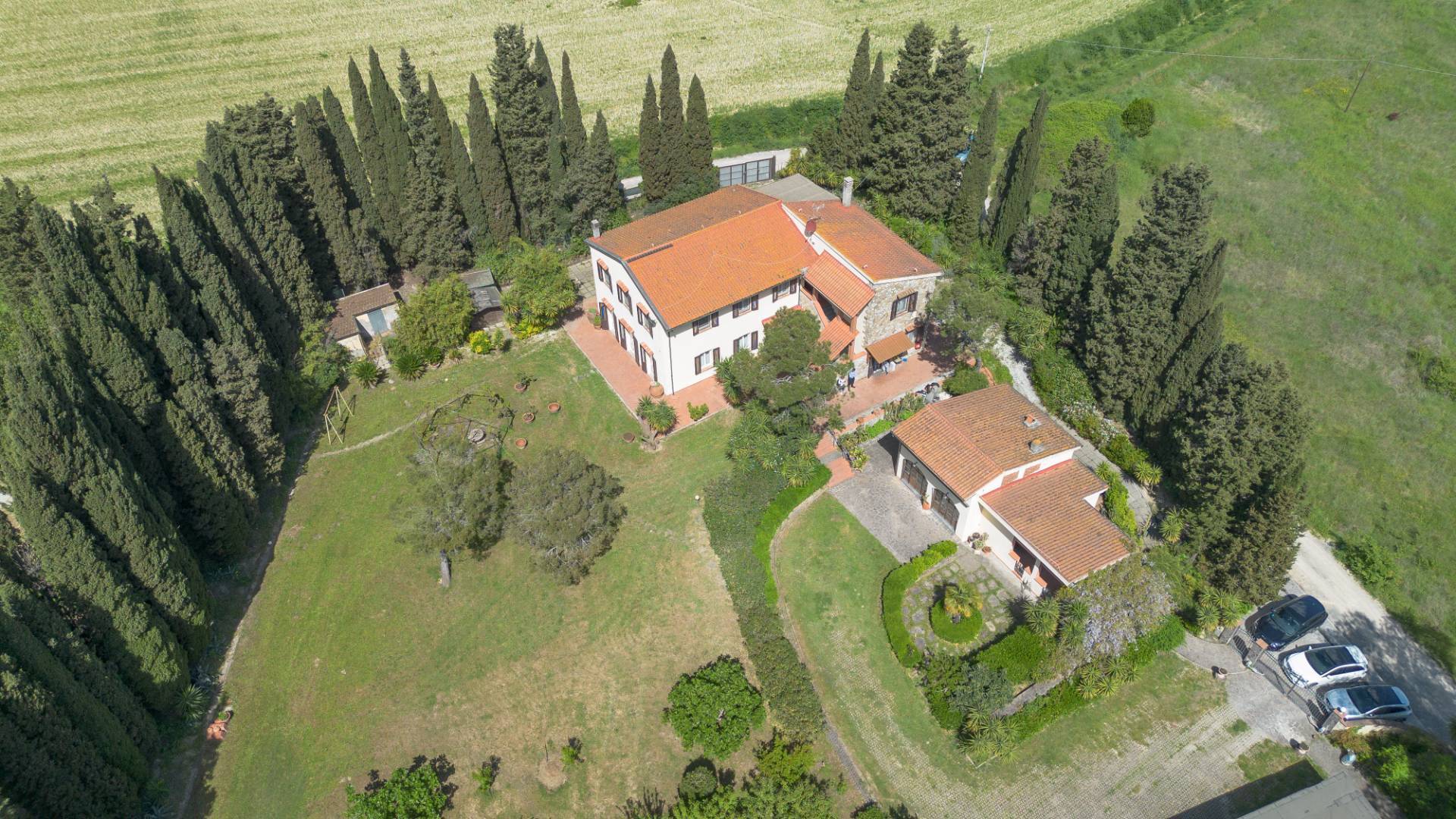 Villa con terrazzo, Collesalvetti nugola