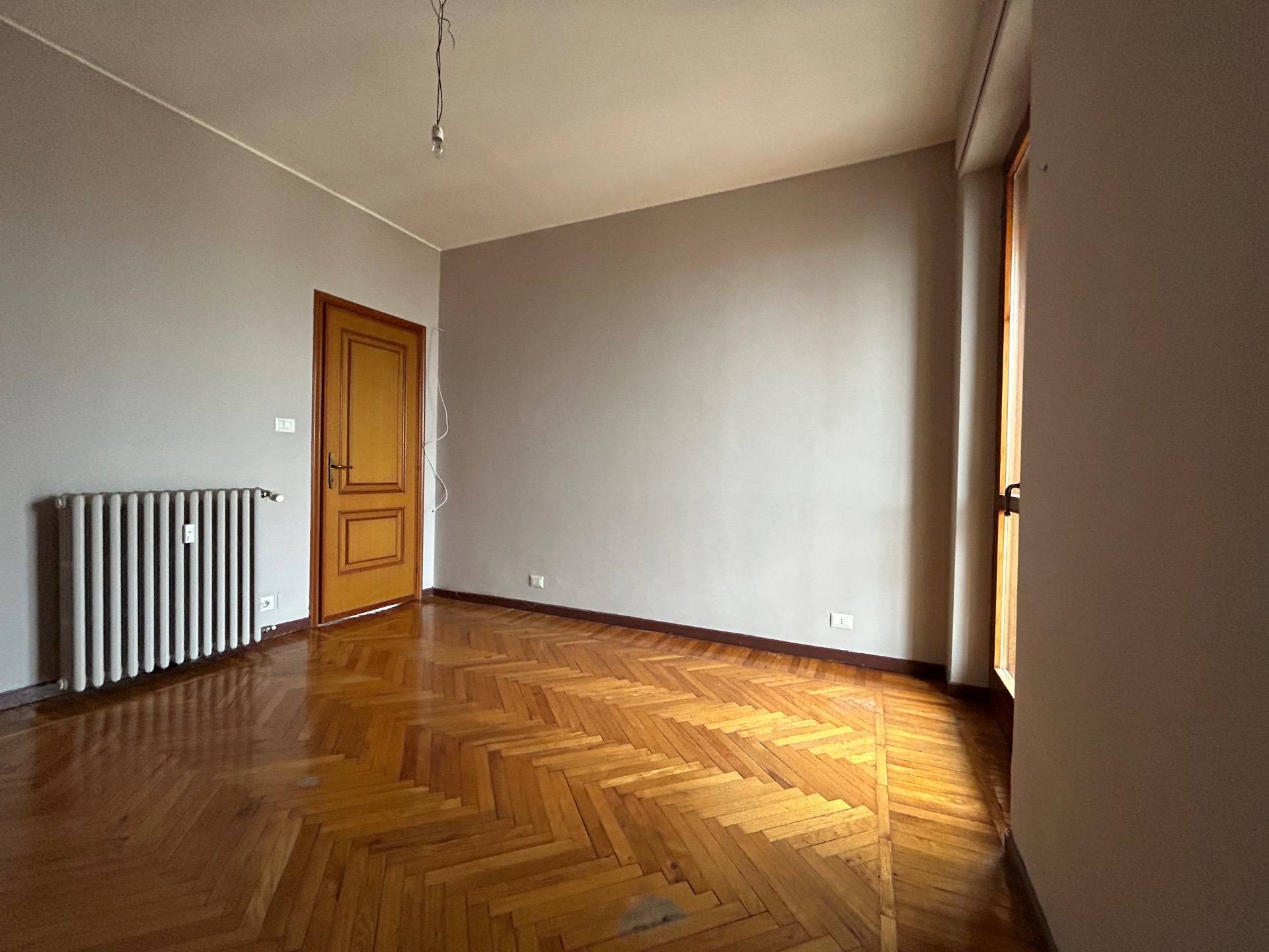 Appartamento in vendita a Nichelino, Centro