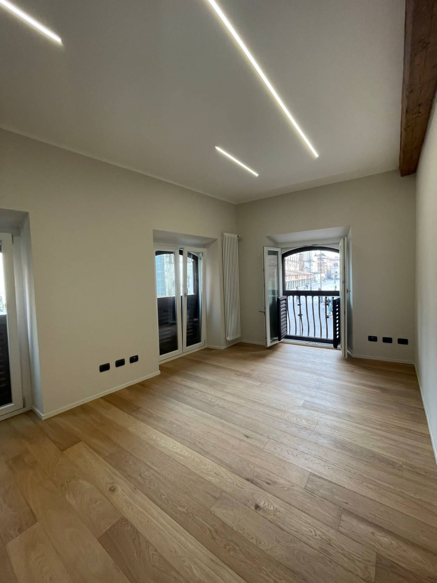 Studio/Ufficio in affitto a Ferrara, Centro storico