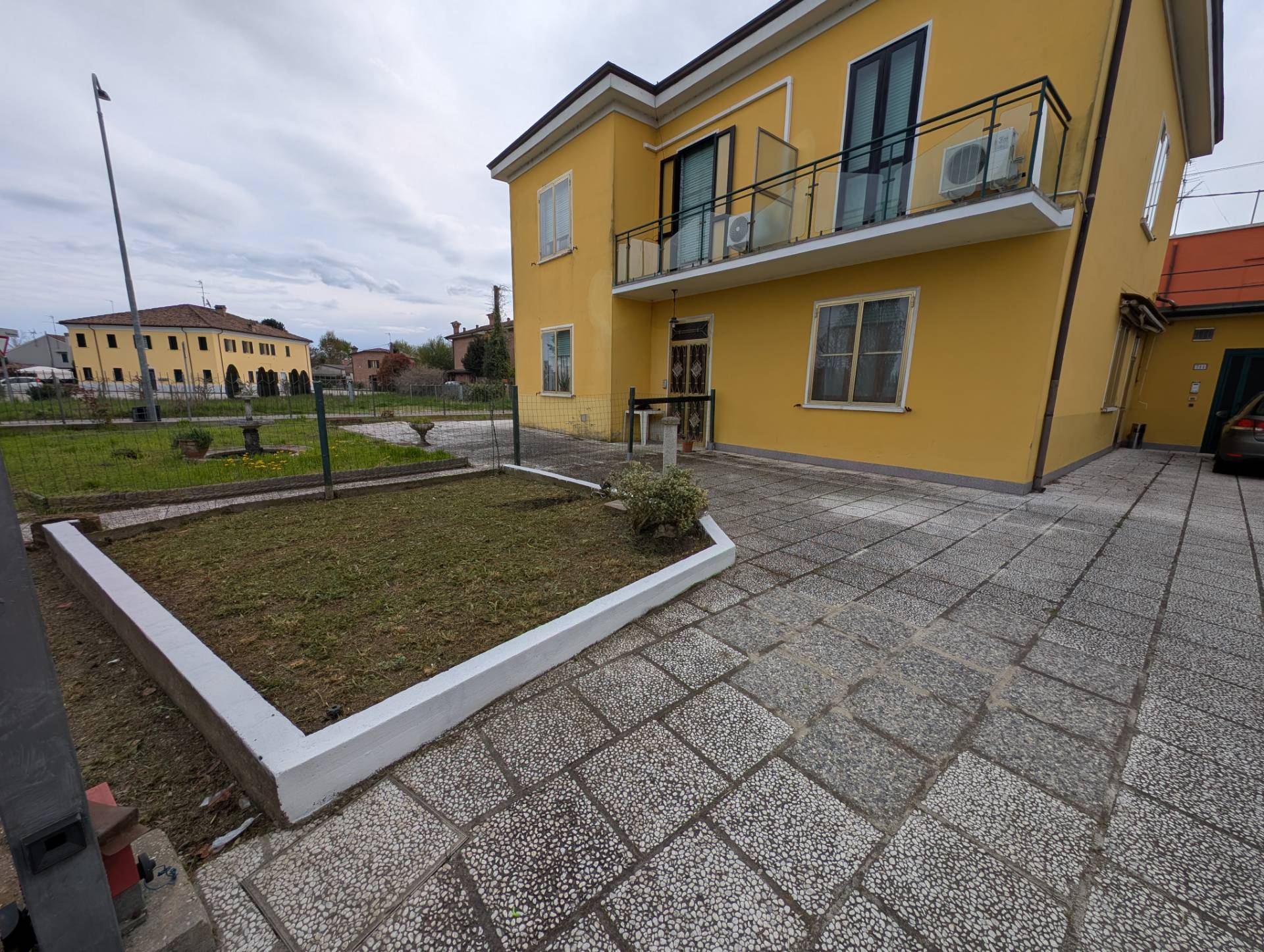 Villetta bifamiliare in vendita a Ferrara, Via Bologna