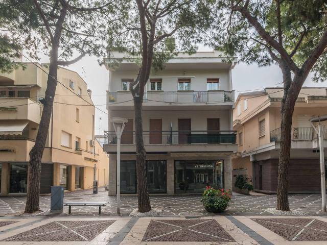 3 locali in vendita a Cattolica, CENTRALISSIMA