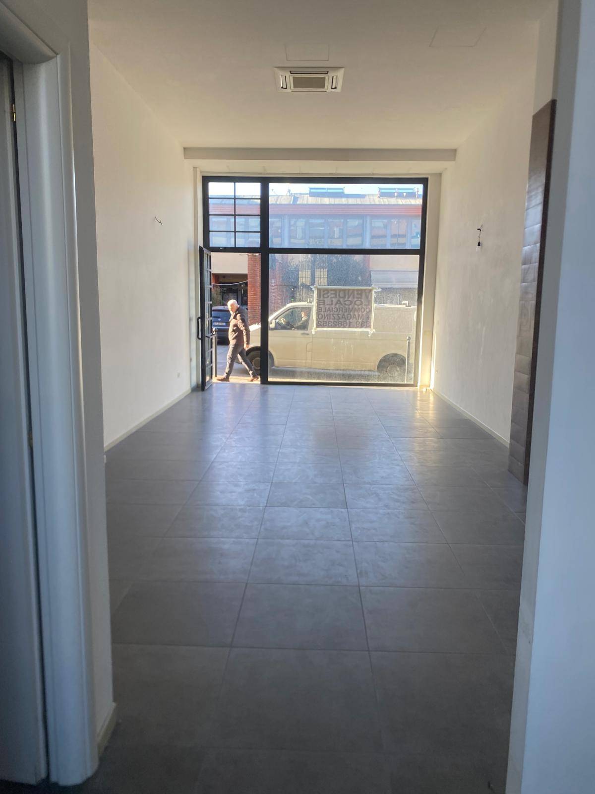 Negozio in vendita a Cattolica, CENTRALISSIMA