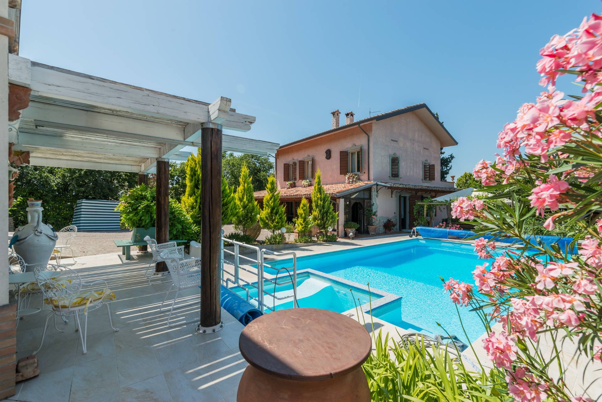 Villa in vendita a Montelabbate