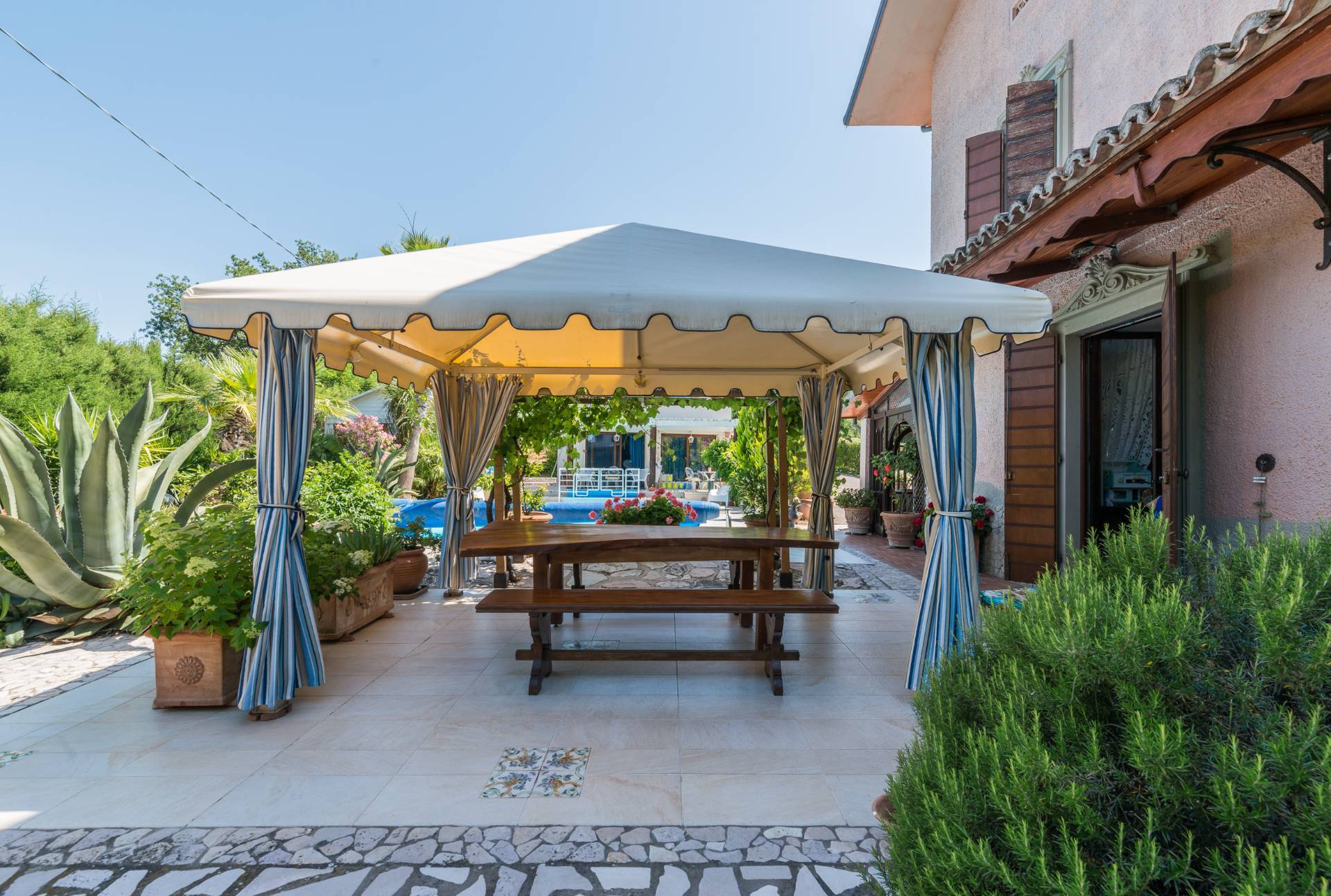 Villa in vendita a Montelabbate
