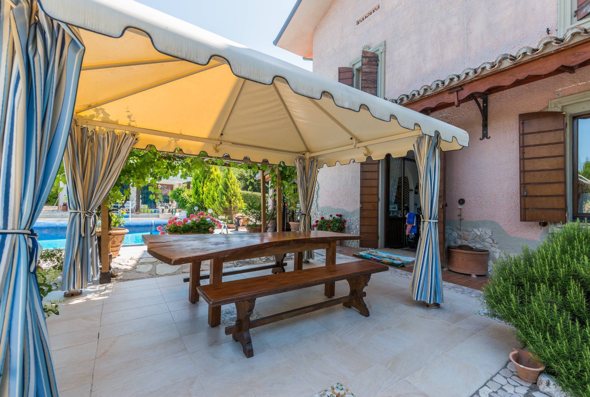 Villa in vendita a Montelabbate