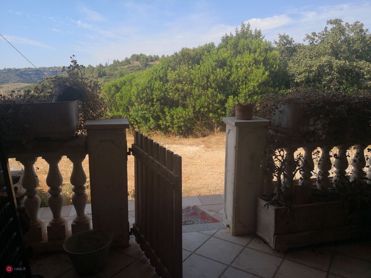 Casa indipendente con terrazzo a Muros