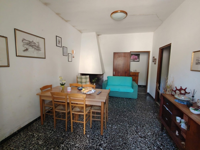 Casa indipendente da ristrutturare a Laerru