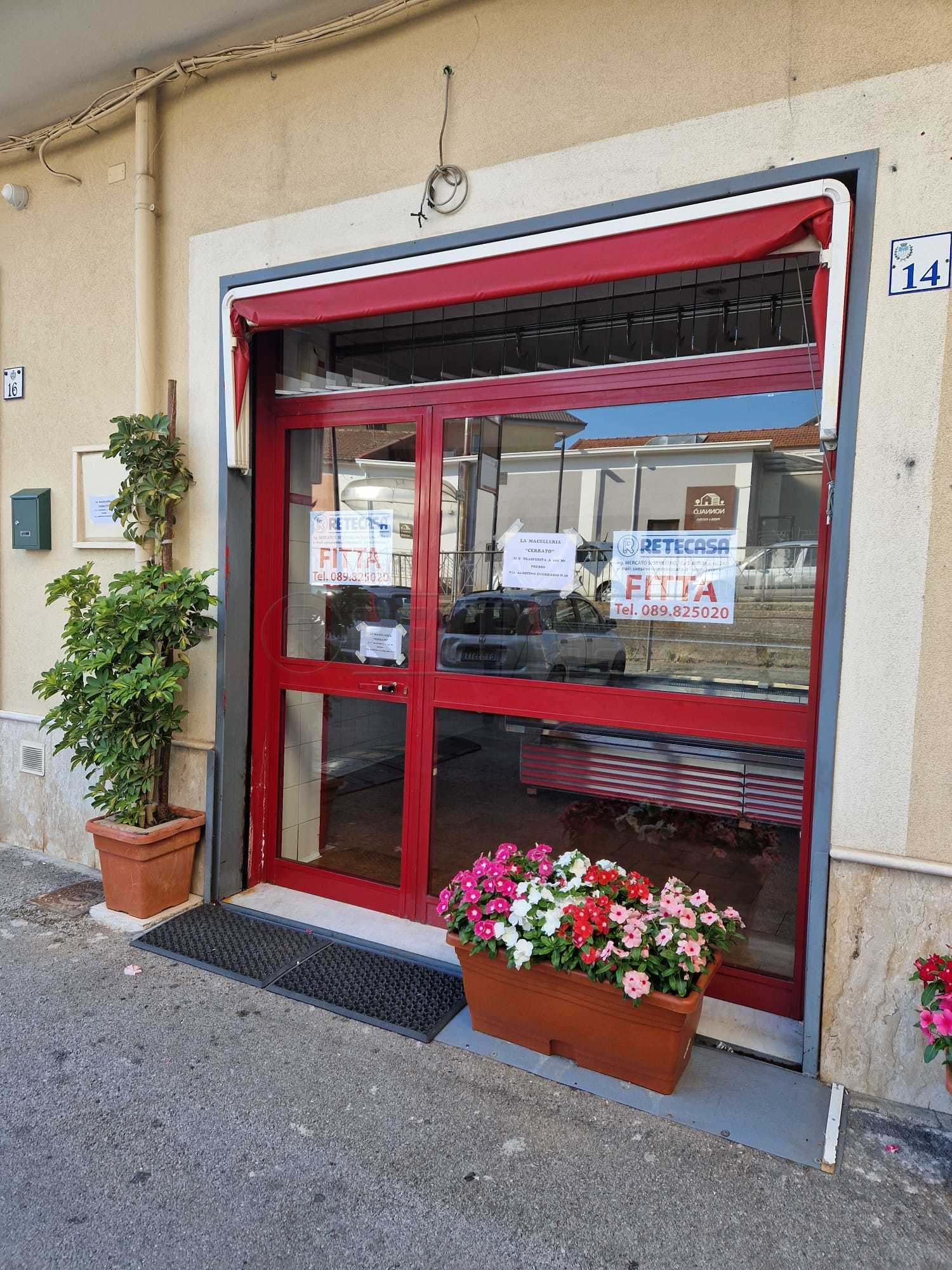 Locale commerciale in affitto, Mercato San Severino centro
