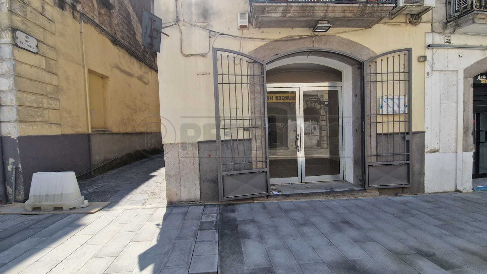 Locale commerciale ristrutturata, Mercato San Severino centro