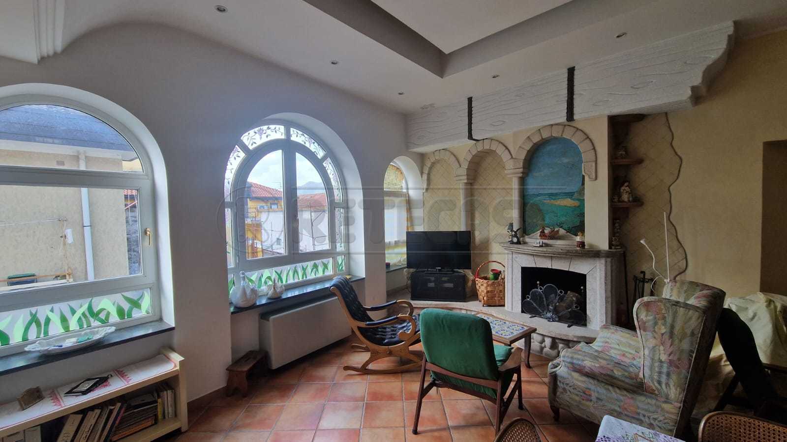 Casa indipendente con terrazzo, Fisciano penta