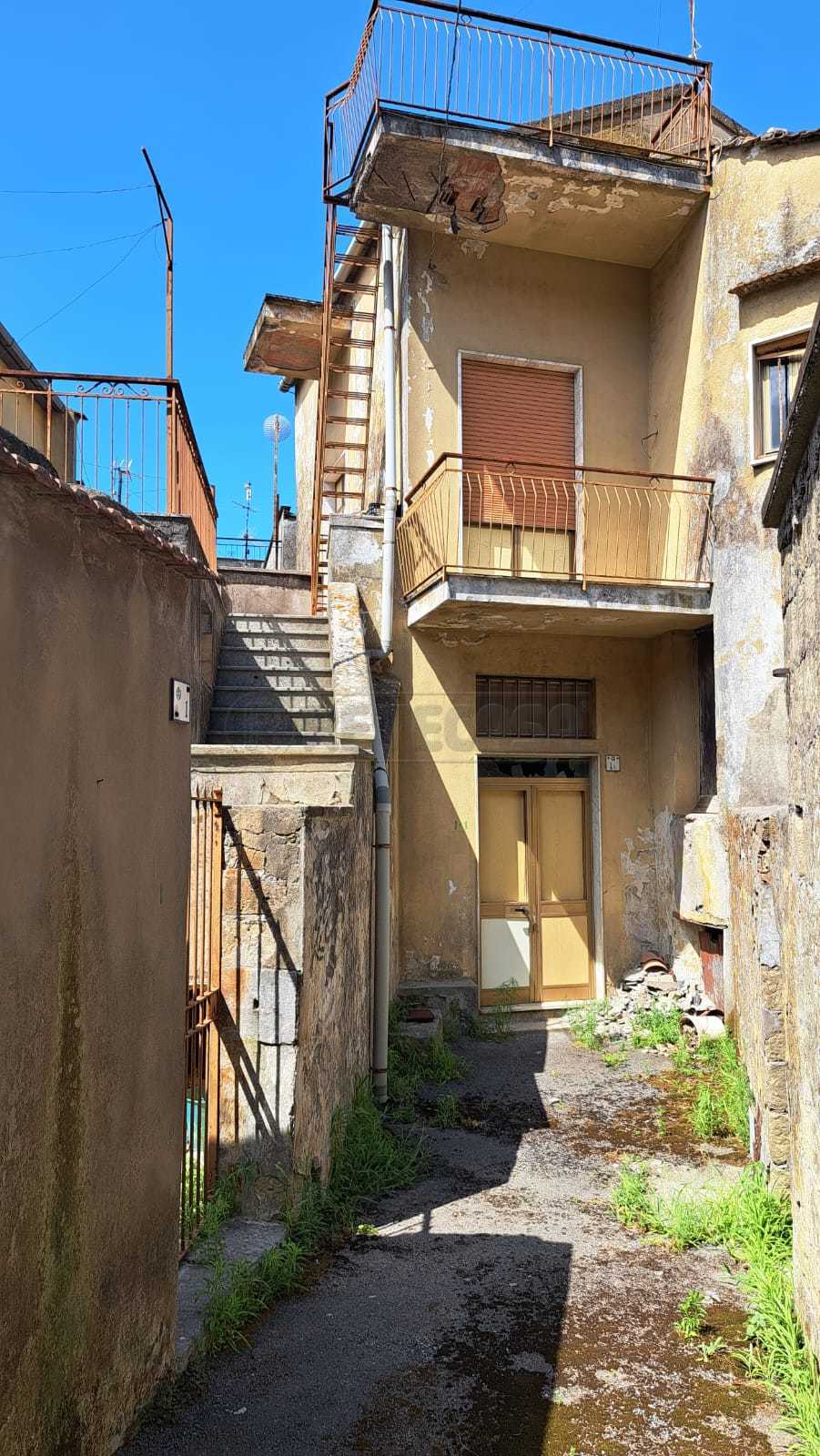 Casa indipendente con giardino, Mercato San Severino spiano