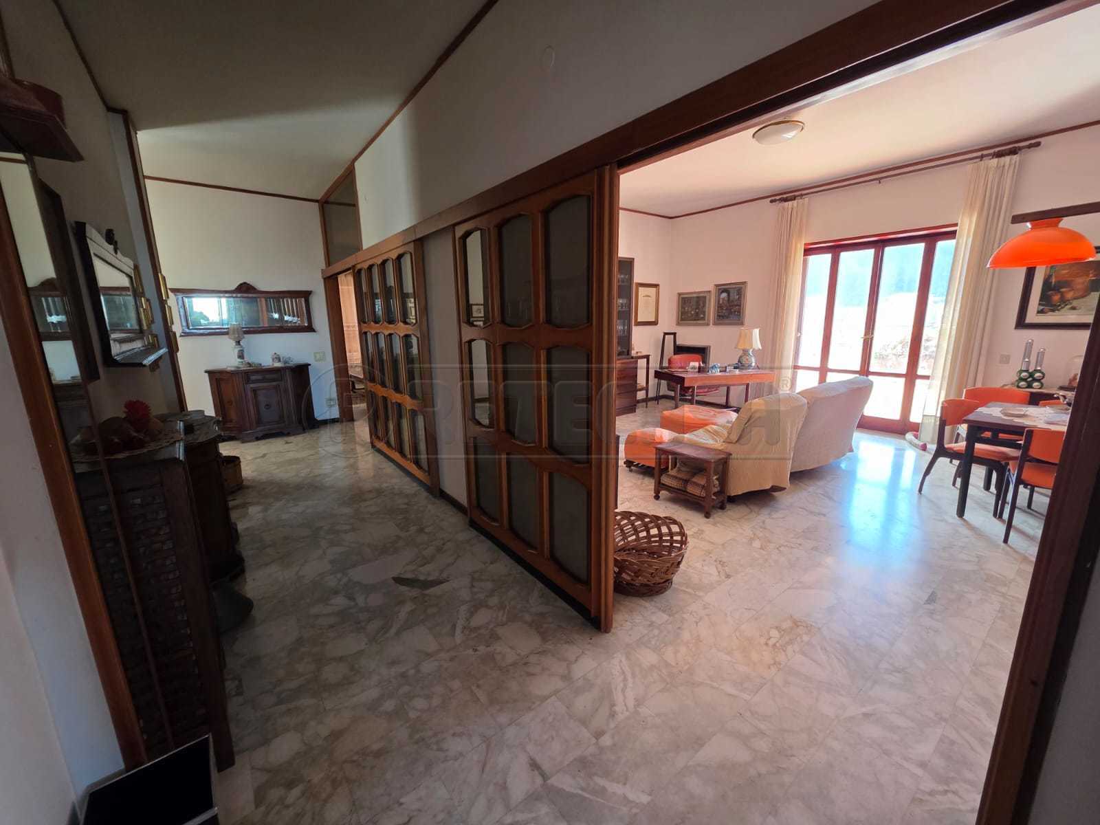 Attico con terrazzo, Pagani centro