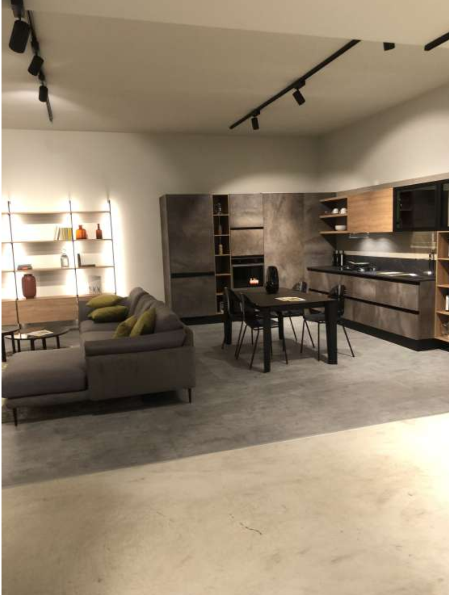 Locale commerciale in vendita a Forl