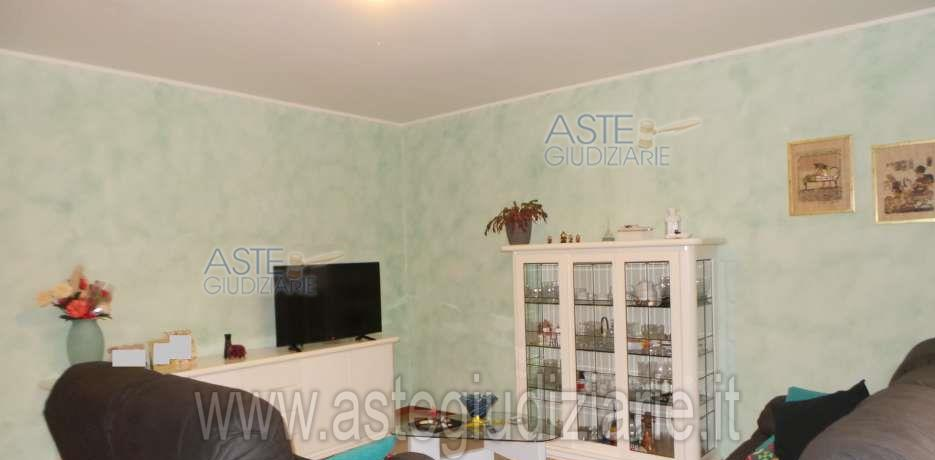 Trilocale con box a Montefiore Conca