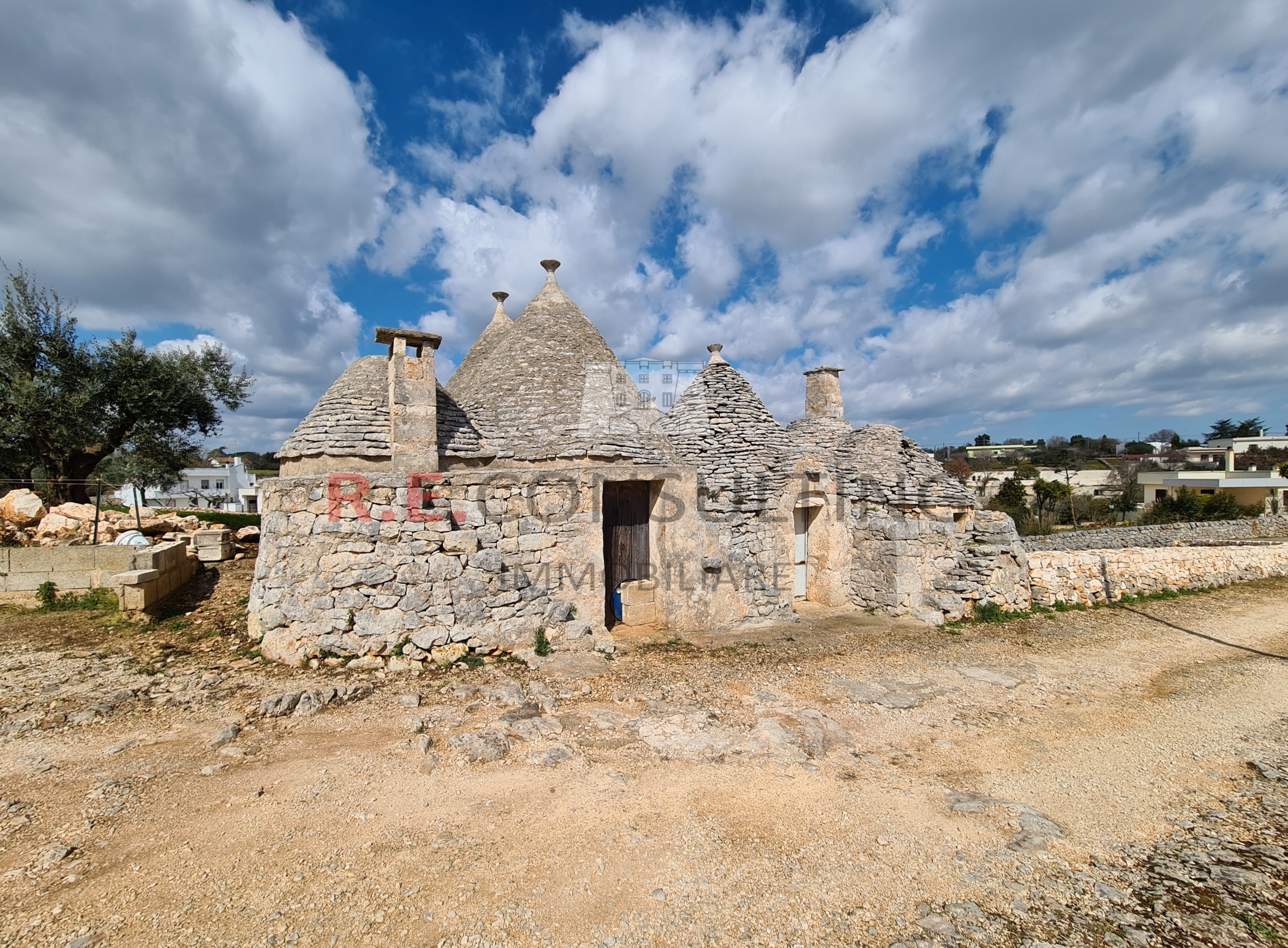 Casa indipendente da ristrutturare in strada paretone zona i 363, Martina Franca