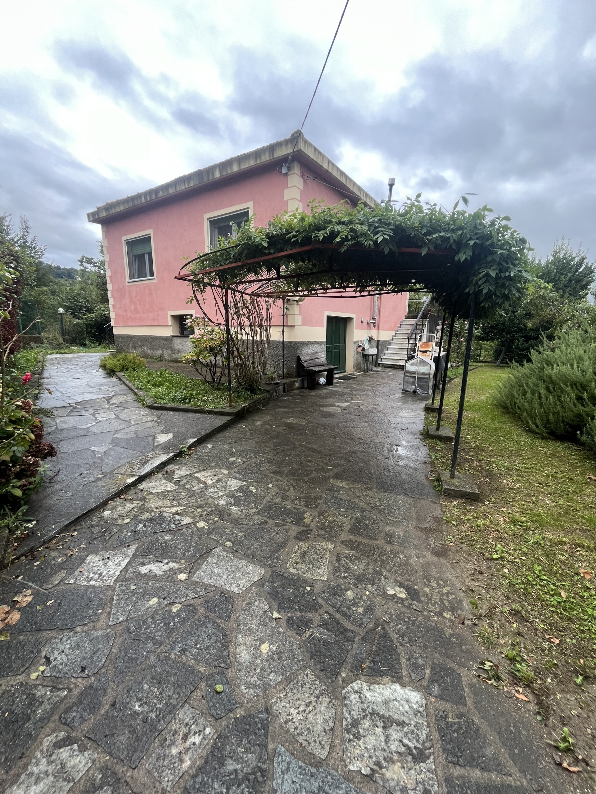 Casa indipendente con giardino in via g.b. cevasco 105, Bargagli