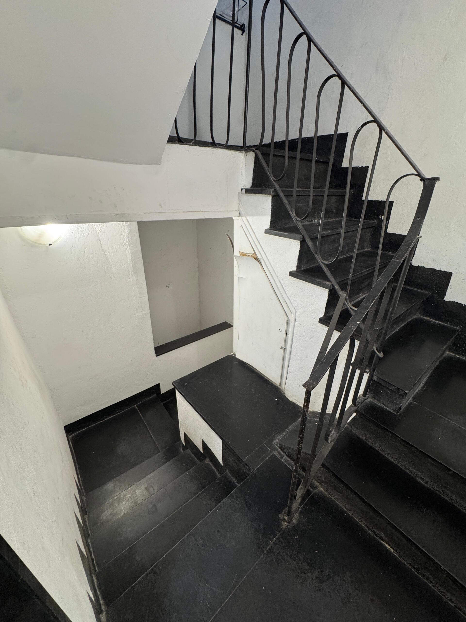 Bilocale ristrutturato in vico di porta vecchia 10, Genova