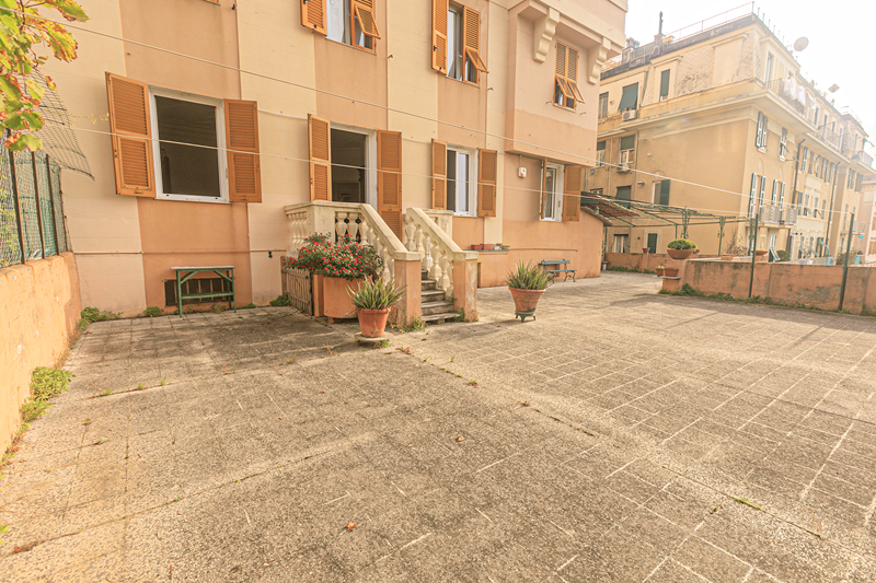 Appartamento con giardino in via benvenuto cellini 16, Genova