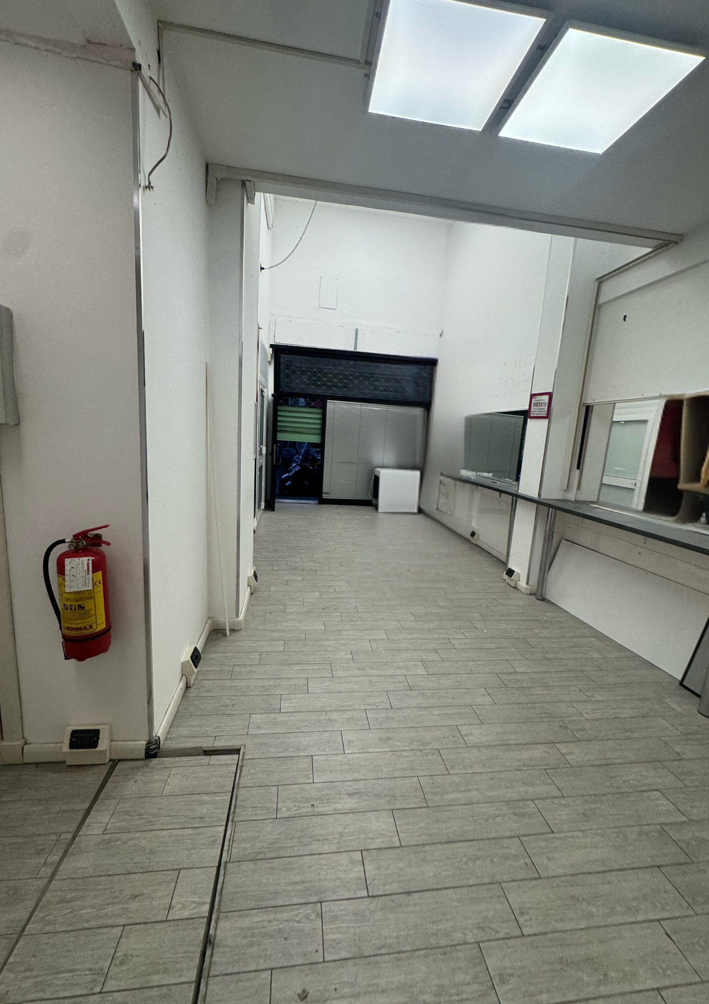Locale commerciale ristrutturata, Genova san fruttuoso