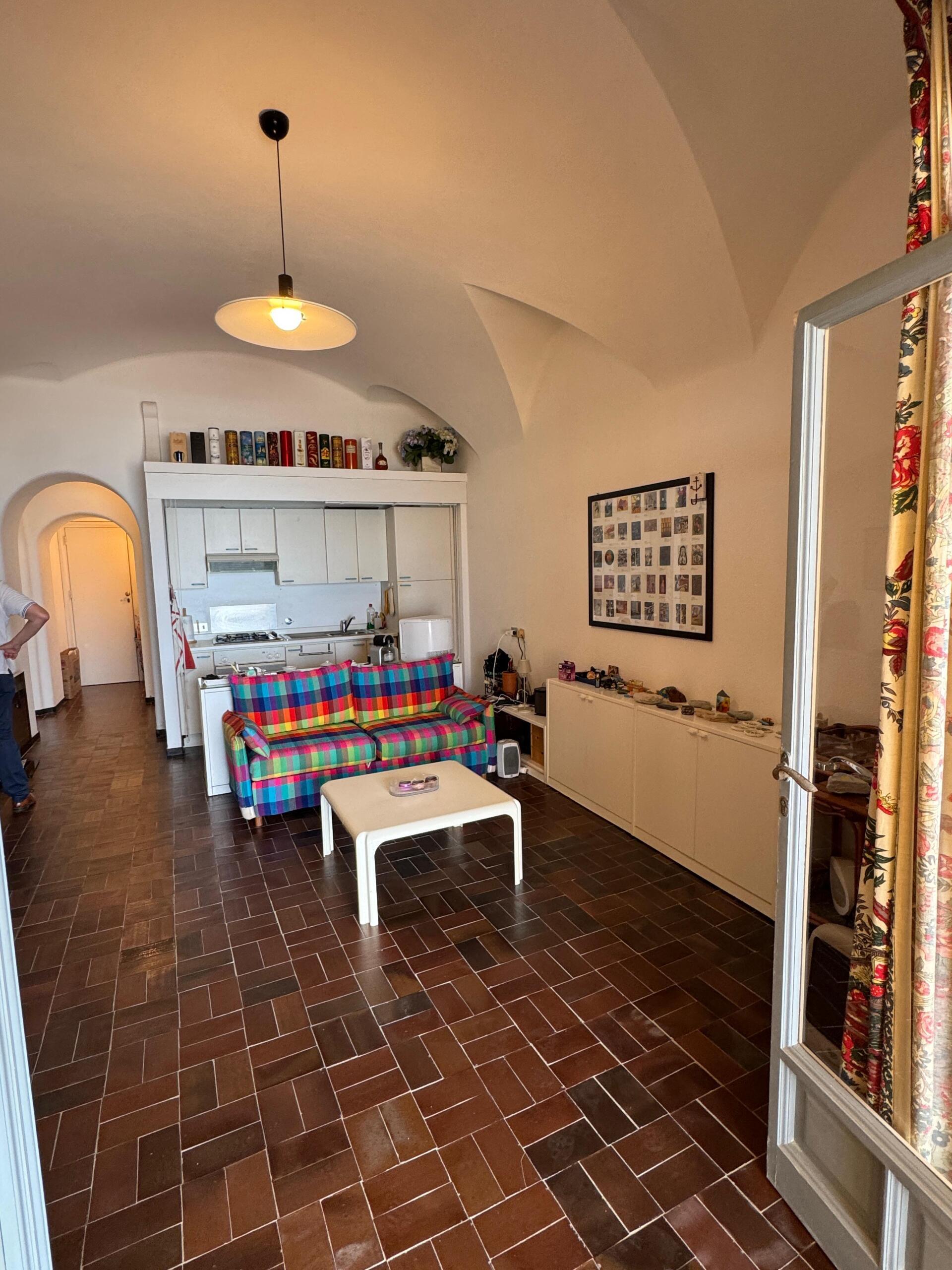 Quadrilocale con terrazzo in via del capo 2, Finale Ligure