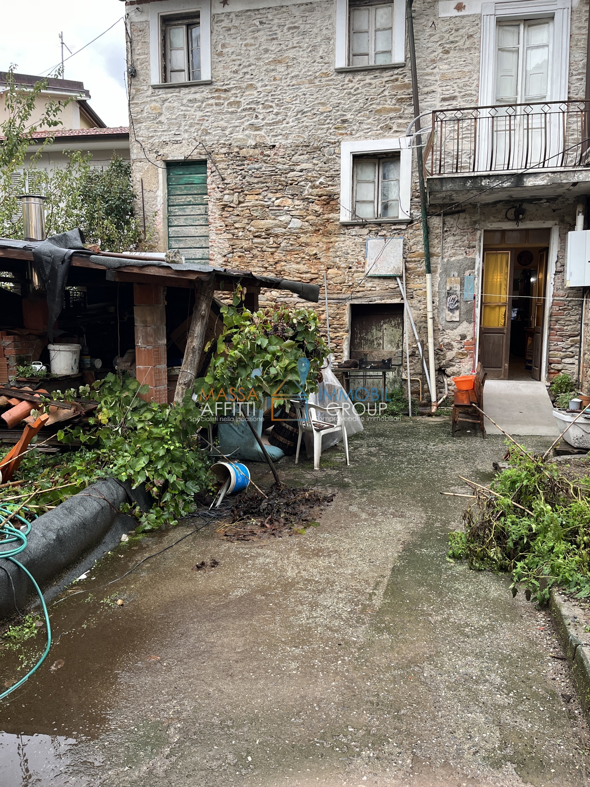 Villetta a schiera da ristrutturare in via roma 88, Montignoso