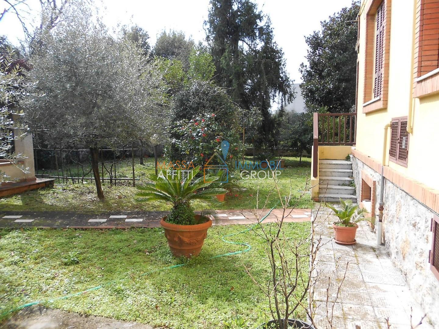 Casa indipendente con giardino in via catagnina 10, Massa