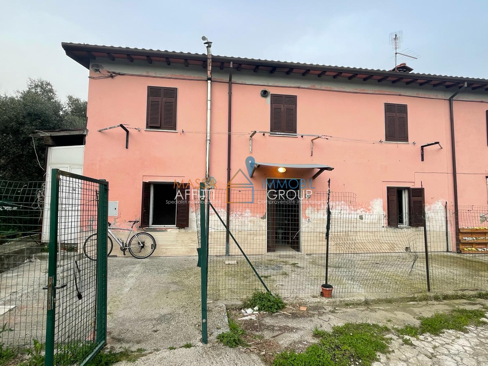 Casa indipendente da ristrutturare in via dei corsi 9, Carrara