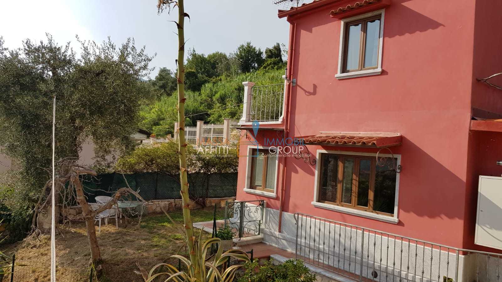 Casa indipendente con giardino in via carriona 181, Carrara