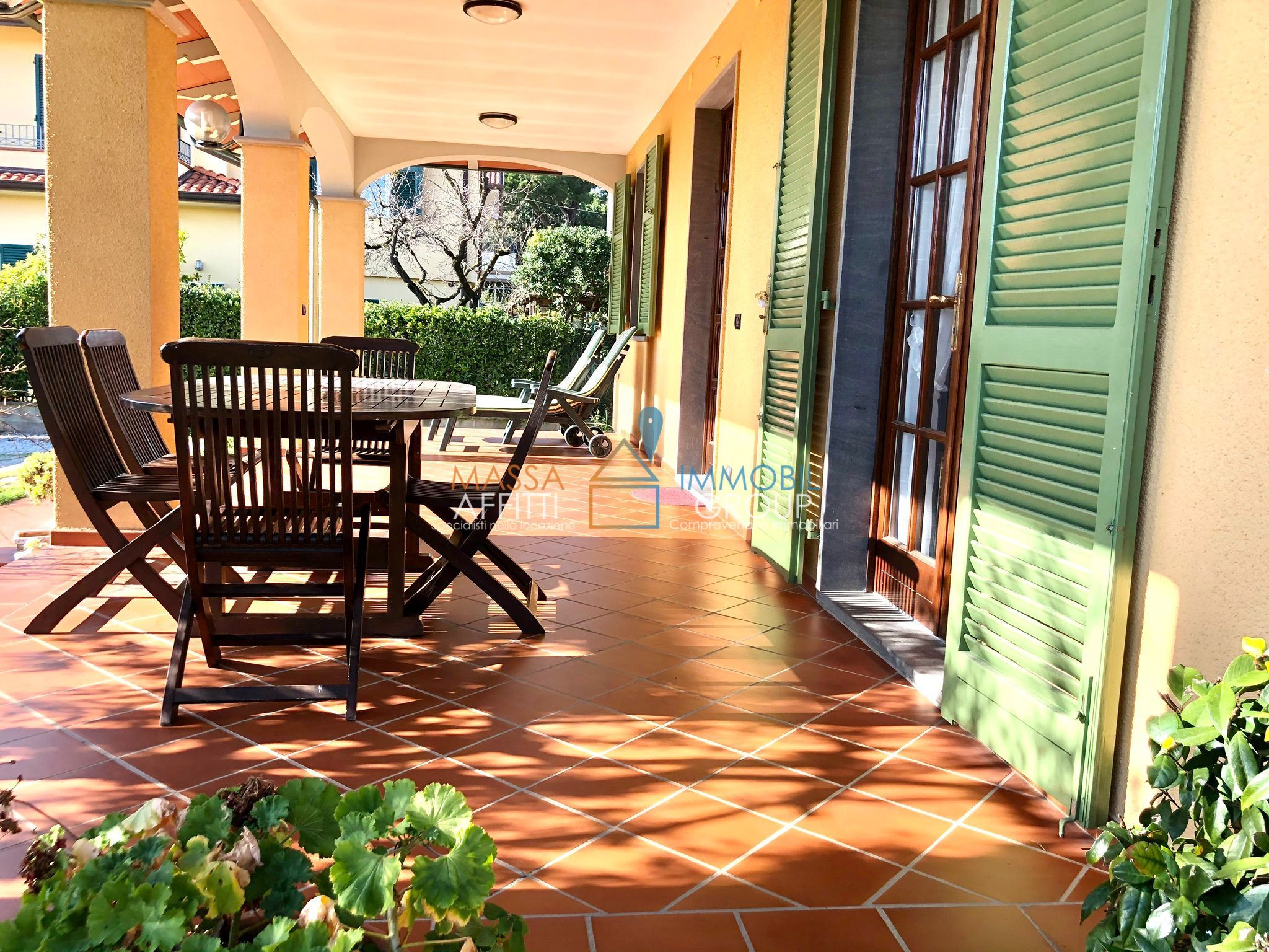 Casa indipendente con giardino in via delle pinete 312, Massa