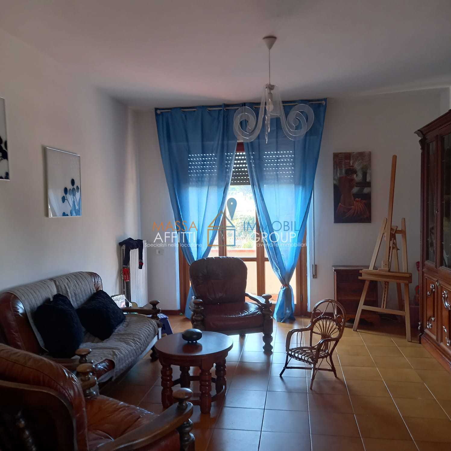 Casa indipendente con giardino in via trento 89, Massa
