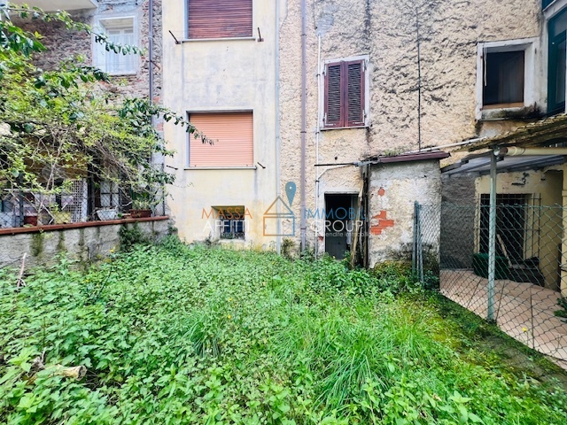 Bilocale con giardino in via roma 82, Montignoso