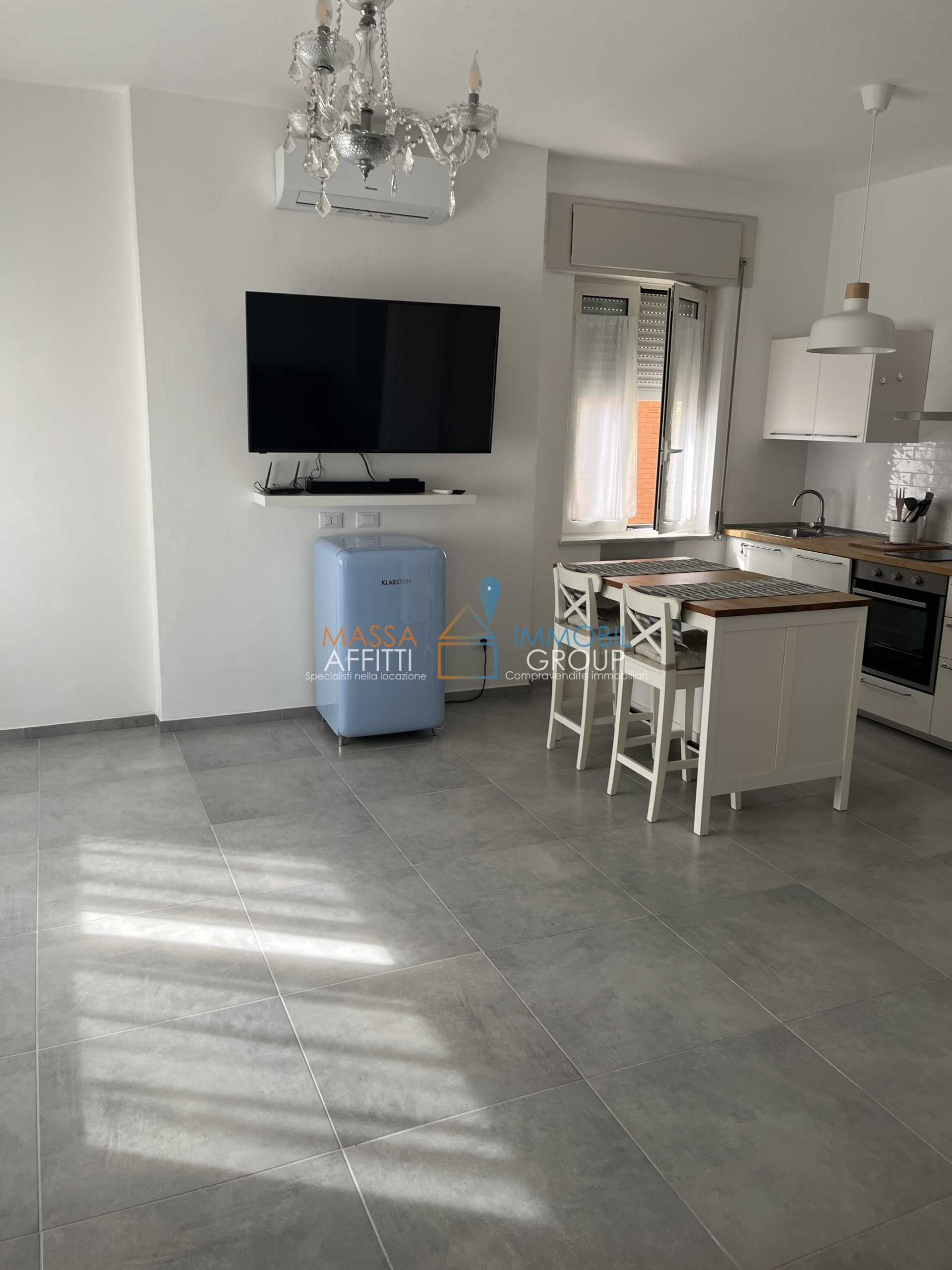 Trilocale ristrutturato in viale eugenio chiesa 21, Massa
