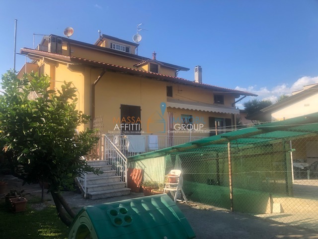 Villetta a schiera con giardino in via puliche 308, Massa