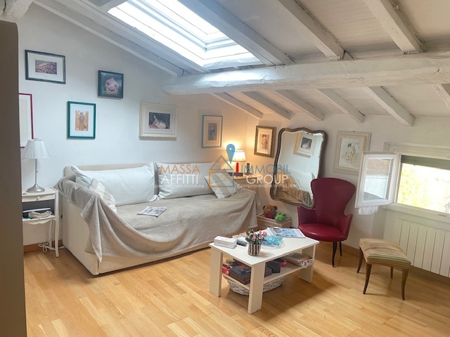 Mansarda in vendita in via s. stagi 44b, Forte dei Marmi