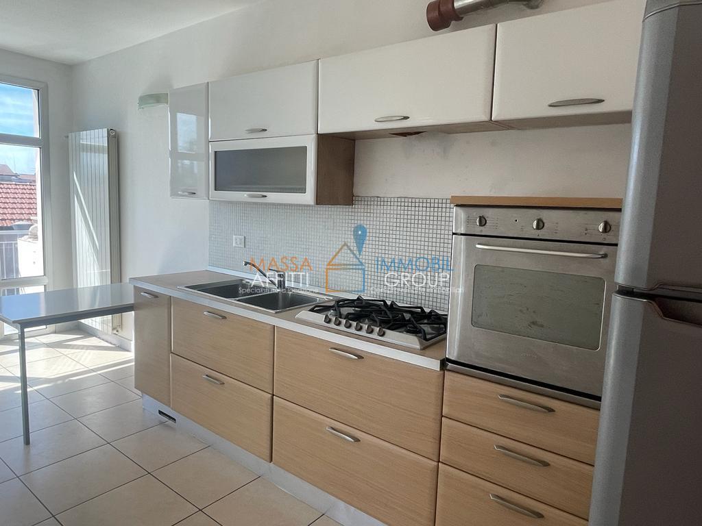 Appartamento con terrazzi in via san leonardo 236, Massa