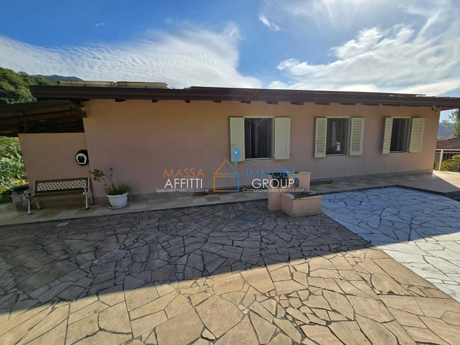 Casa indipendente con giardino in via villaggio castagnara 269, Massa