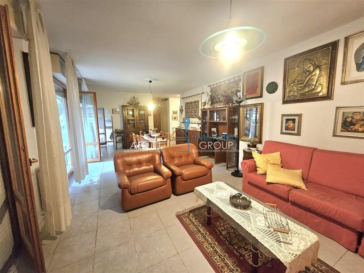 Appartamento con giardino in via dell'acqua 200, Massa