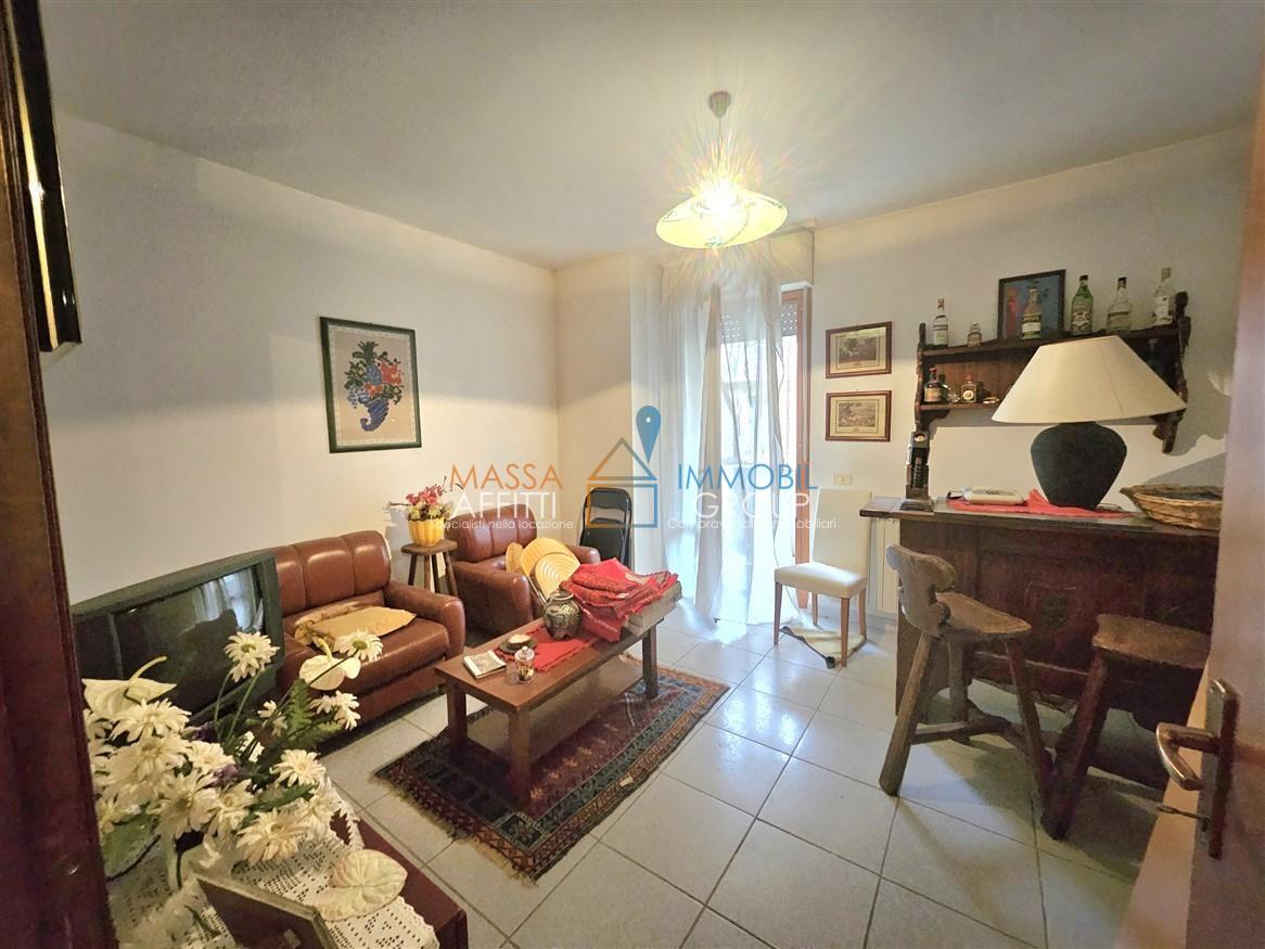 Appartamento con giardino in via dell'acqua 200, Massa