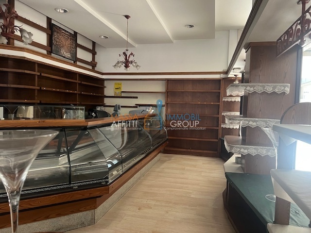 Locale commerciale in vendita in piazza felice palma 37, Massa