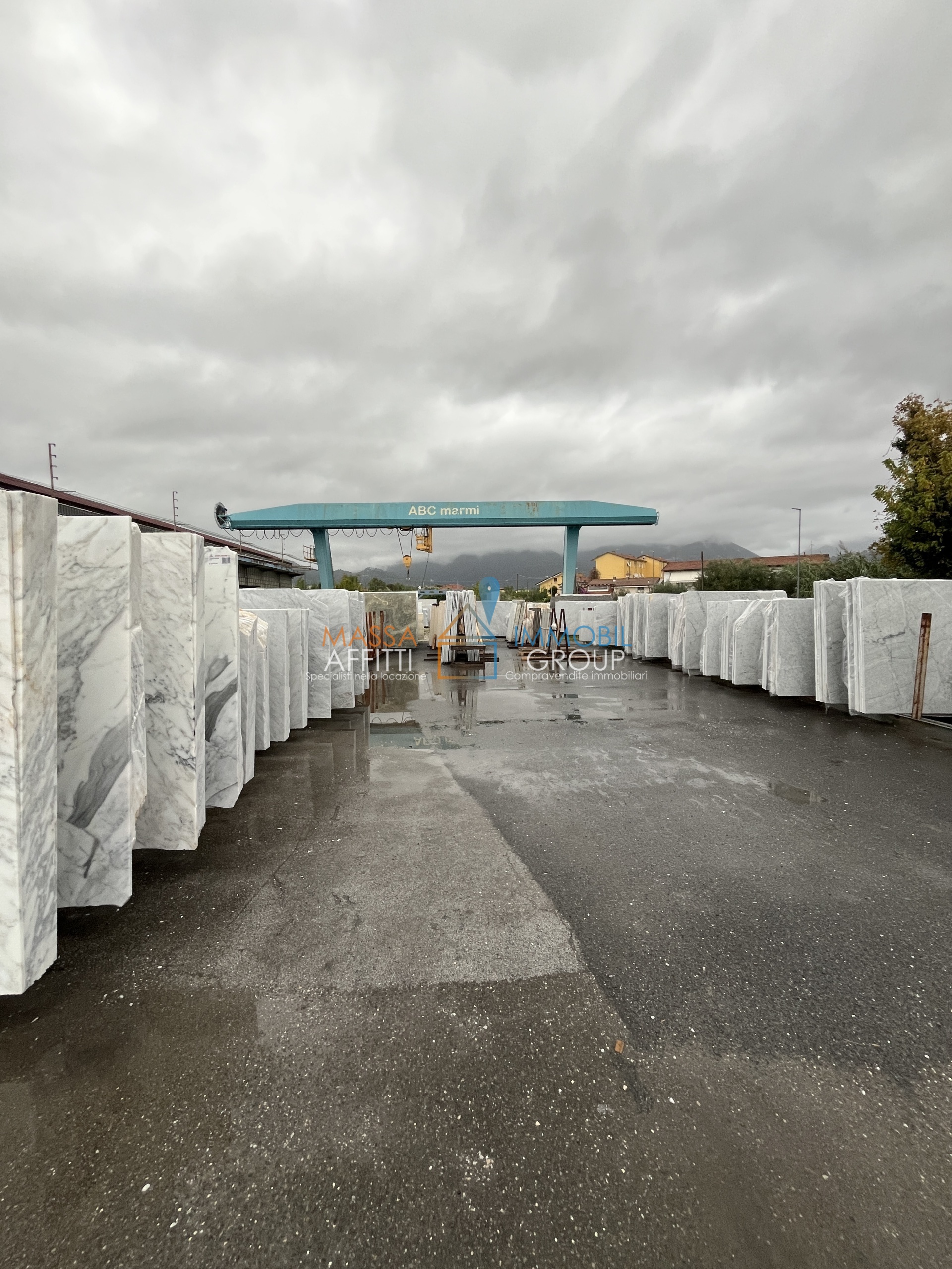 Locale commerciale in vendita in via madonna del golfo 14, Massa