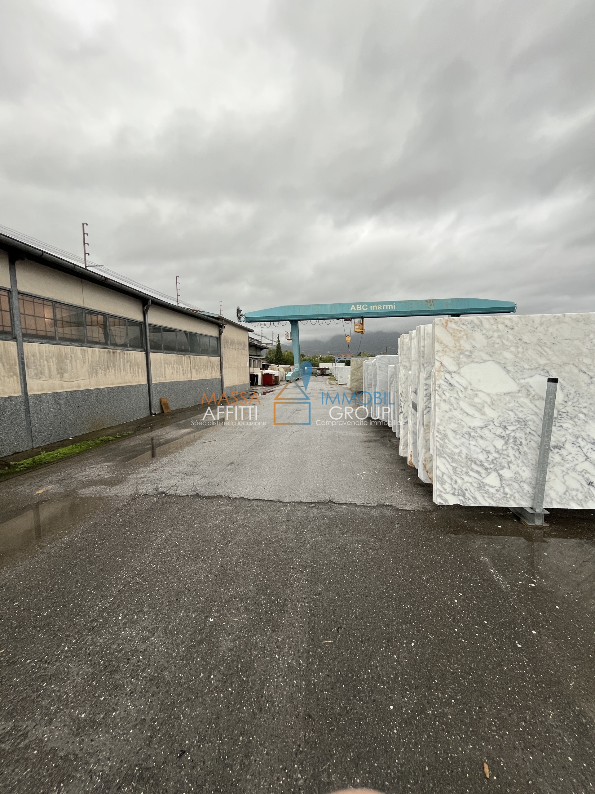 Locale commerciale in vendita in via madonna del golfo 14, Massa