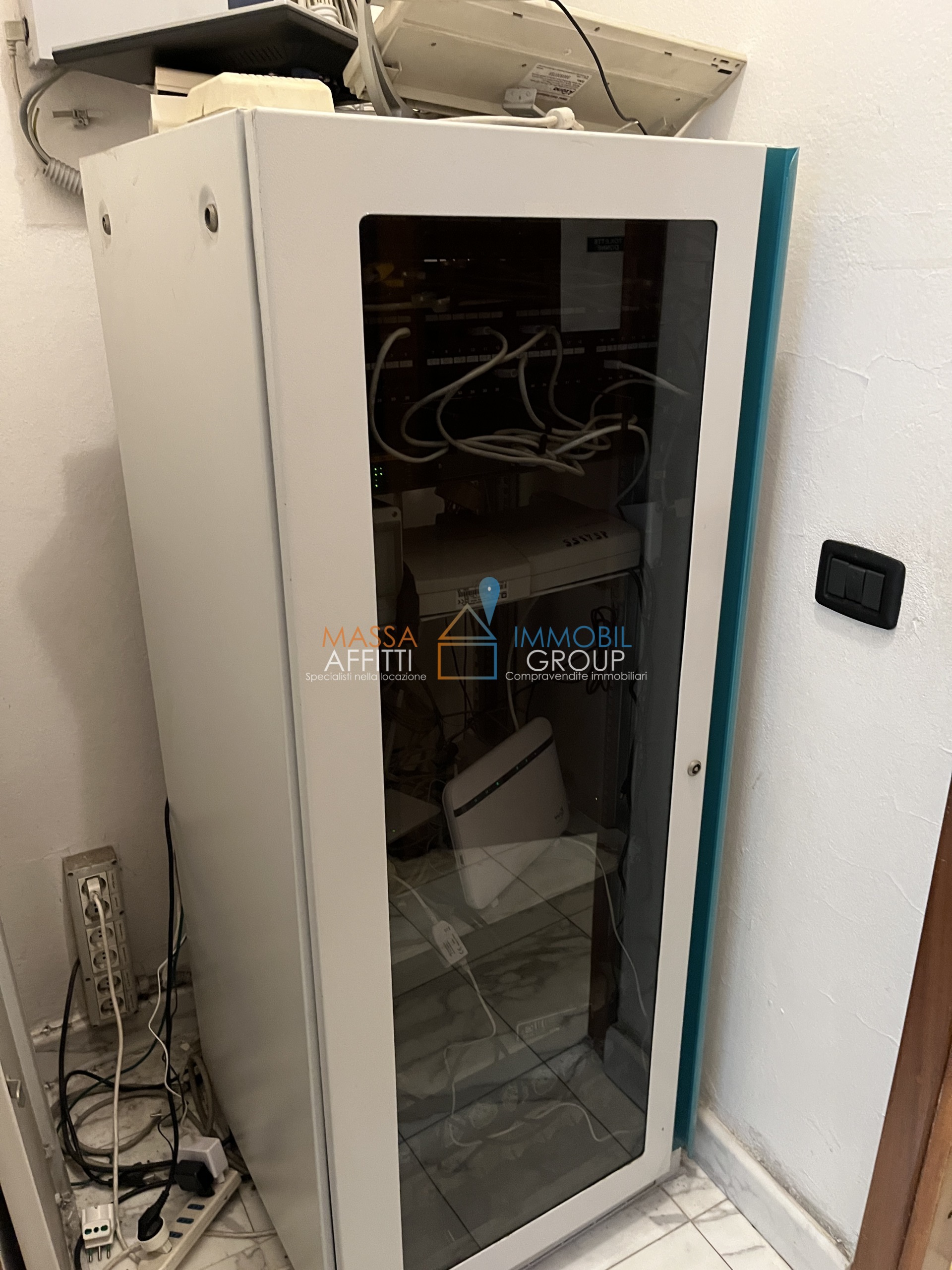 Locale commerciale in vendita in via madonna del golfo 14, Massa